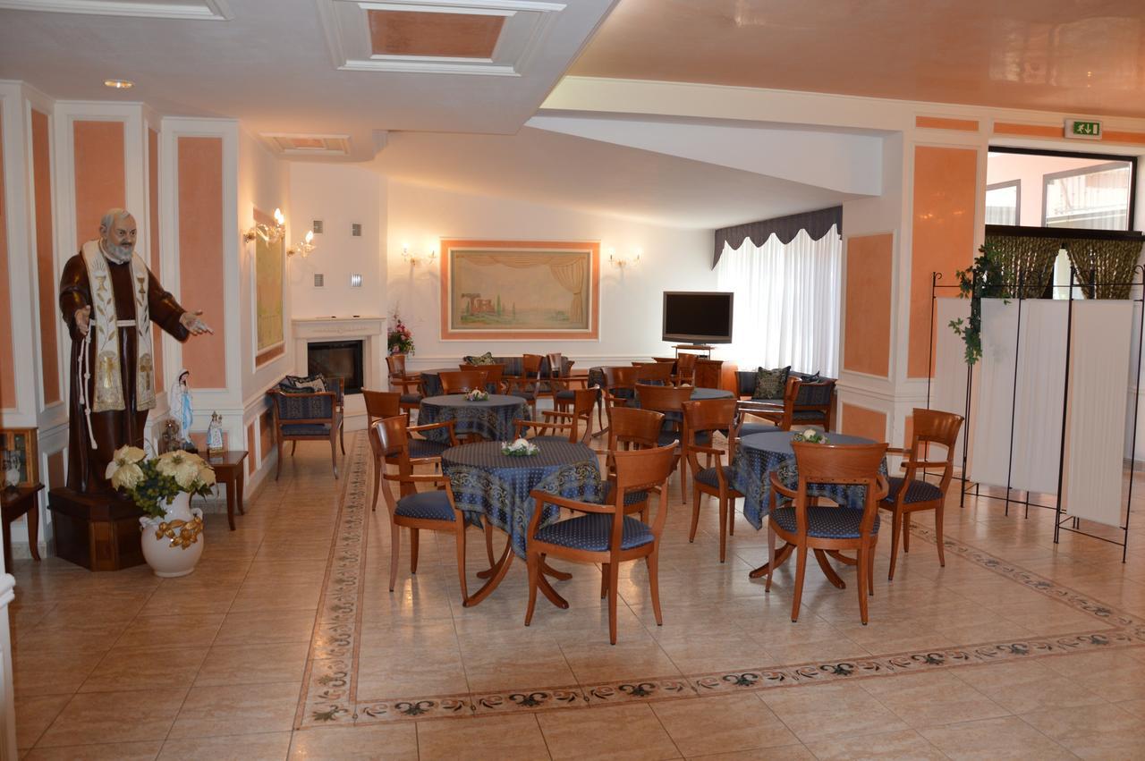 Hotel Rosamarina San Giovanni Rotondo Exterior photo