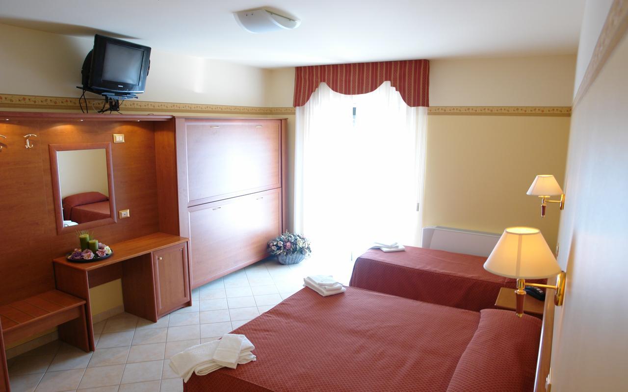 Hotel Rosamarina San Giovanni Rotondo Exterior photo