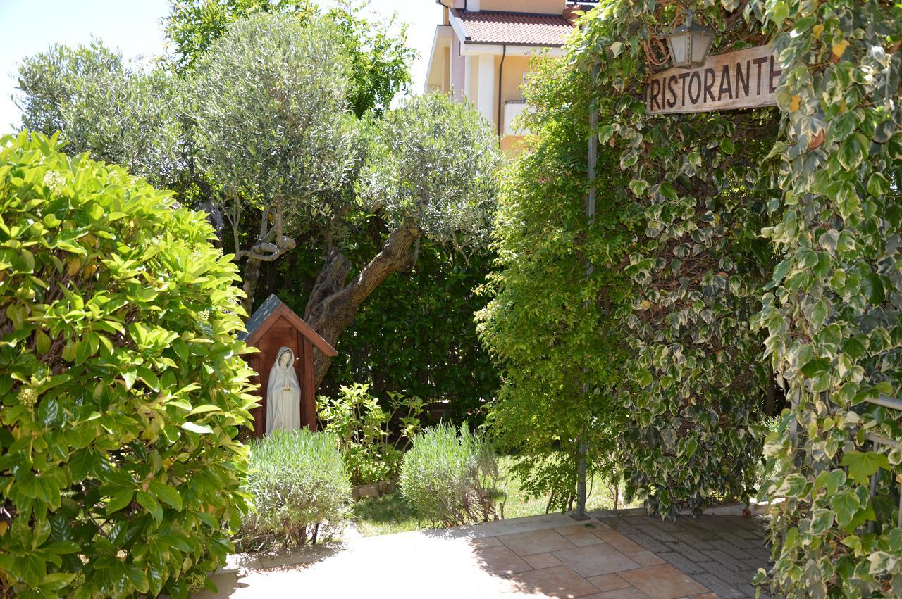 Hotel Rosamarina San Giovanni Rotondo Exterior photo