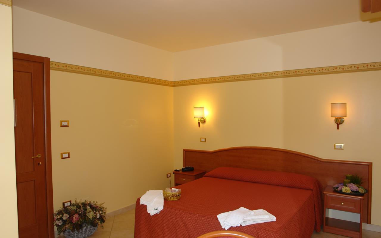 Hotel Rosamarina San Giovanni Rotondo Exterior photo