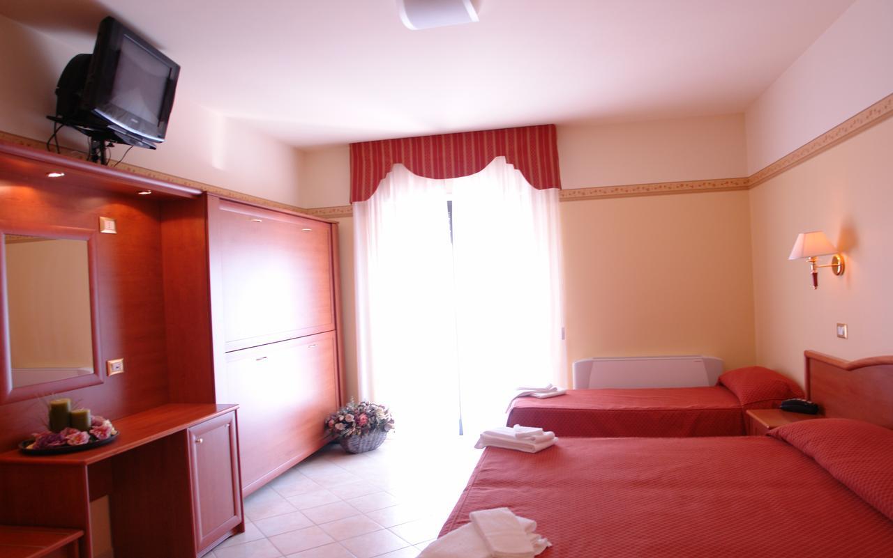 Hotel Rosamarina San Giovanni Rotondo Exterior photo