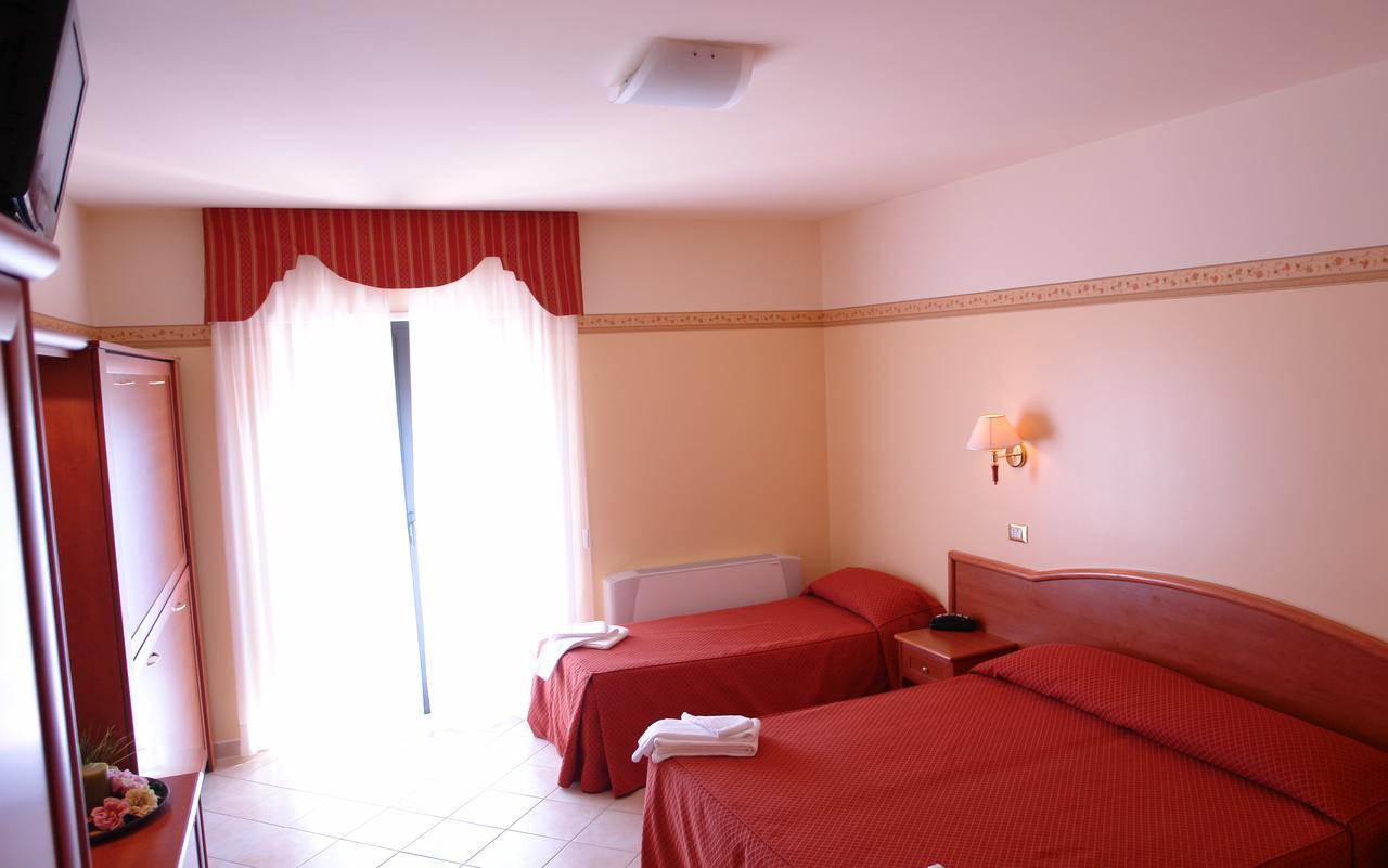 Hotel Rosamarina San Giovanni Rotondo Exterior photo
