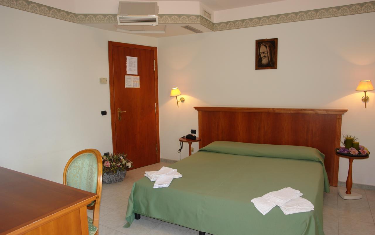Hotel Rosamarina San Giovanni Rotondo Exterior photo