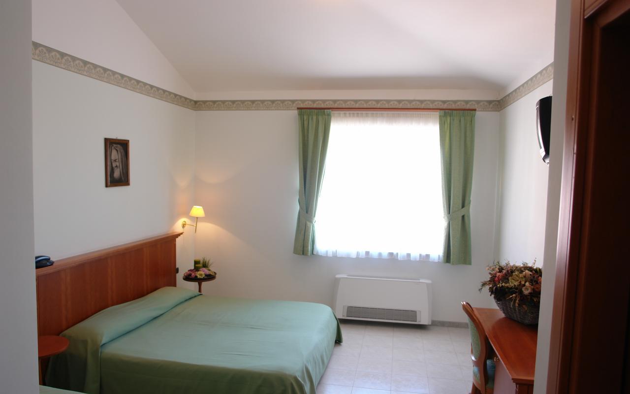 Hotel Rosamarina San Giovanni Rotondo Exterior photo